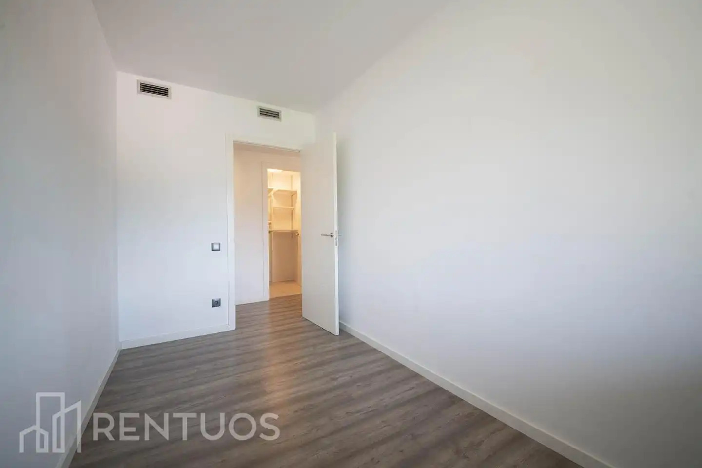 Bedroom of Flat for rent in Badalona  with Air Conditioner, Heating and Parquet flooring