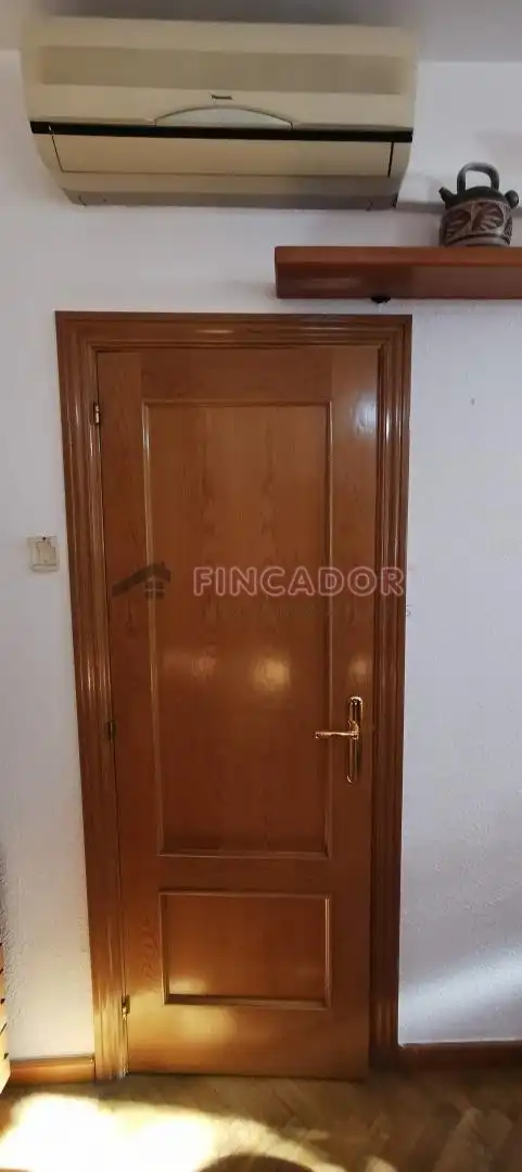 Habitación de Piso en venta en Cornellà de Llobregat con Calefacción, Parquet y Balcón
