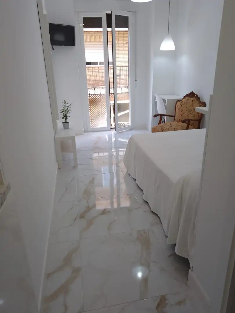 Schlafzimmer von Wohnung zur Miete in Granada mit Klimaanlage, Möbliert und Balkon