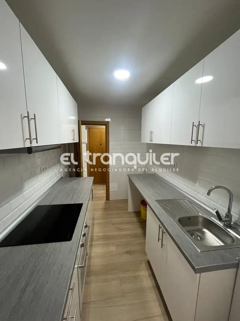Cocina de Piso de alquiler en Madrid con Aire acondicionado, Parquet y Se aceptan mascotas