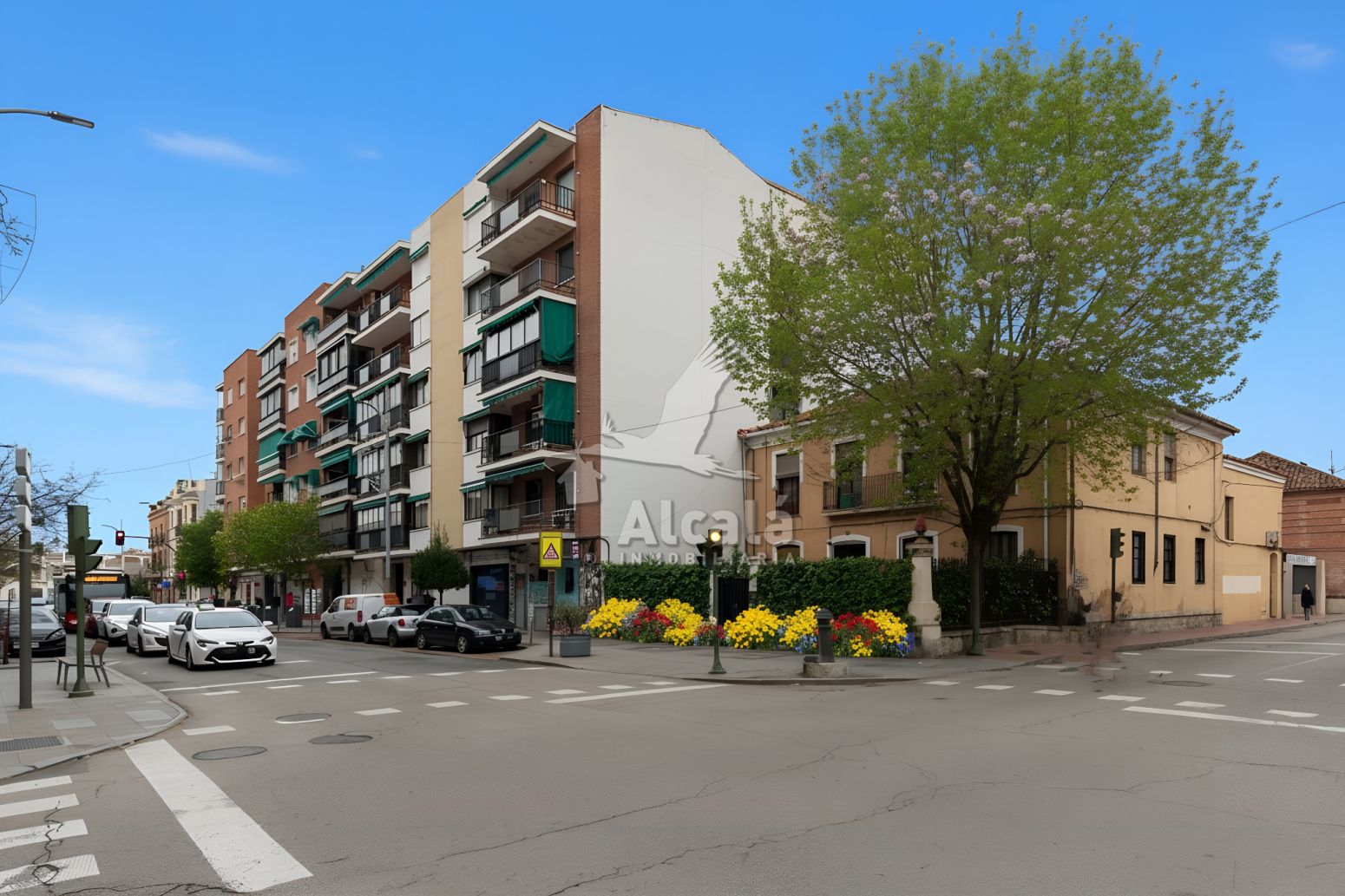 Exterior view of Flat for sale in Alcalá de Henares  with Air Conditioner, Heating and Parquet flooring