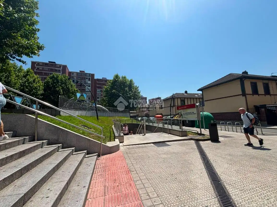 Aparcament de Pis en venda en Bilbao 