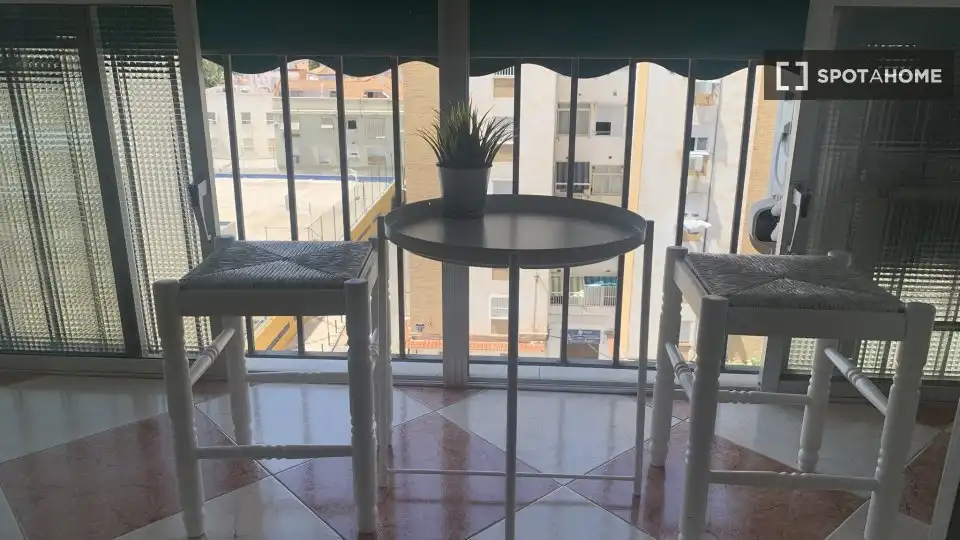 Terrassa de Pis per a compartir en Málaga amb Aire condicionat, Calefacció i Moblat