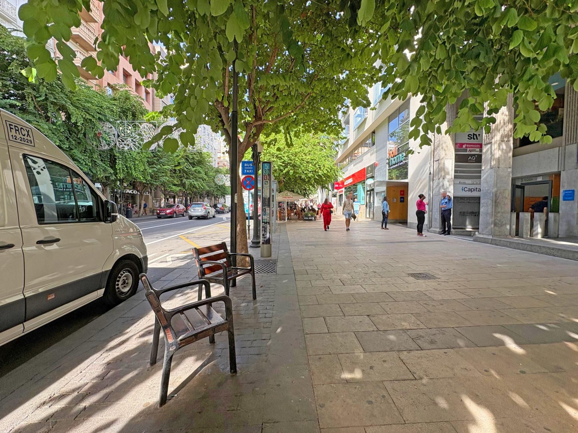Vista exterior de Pis en venda en Alicante / Alacant amb Aire condicionat i Terrassa