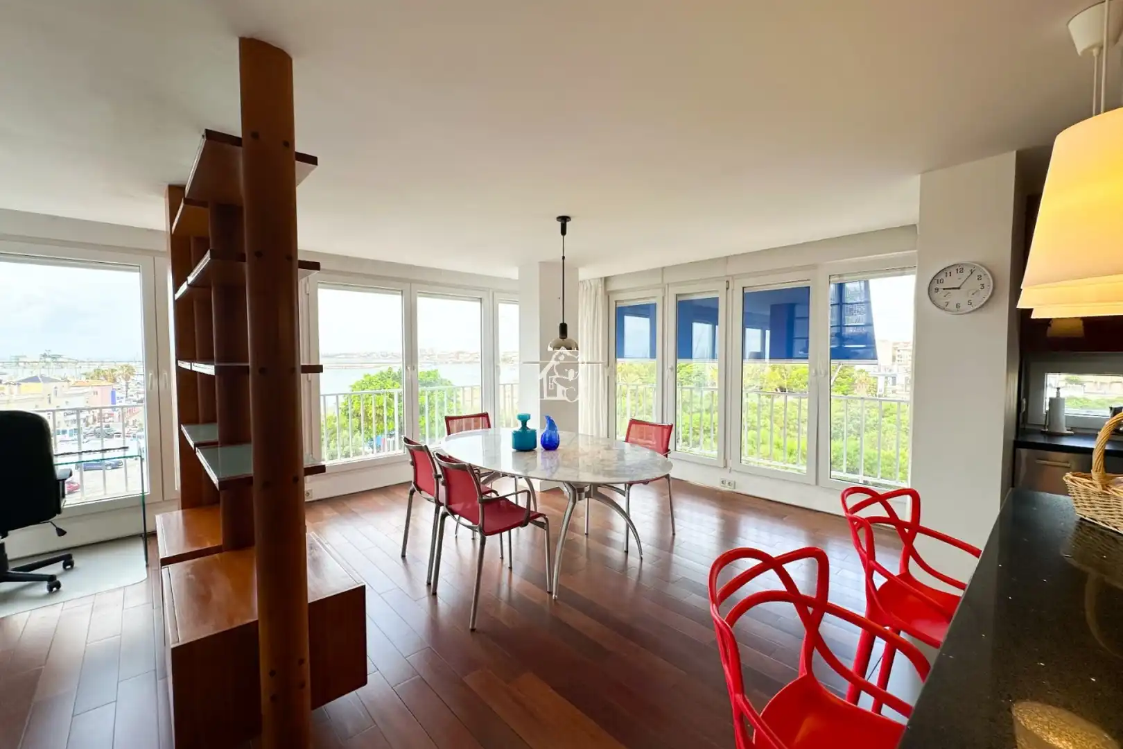 Comedor de Piso de alquiler en Torrevieja con Parquet, Terraza y Piscina