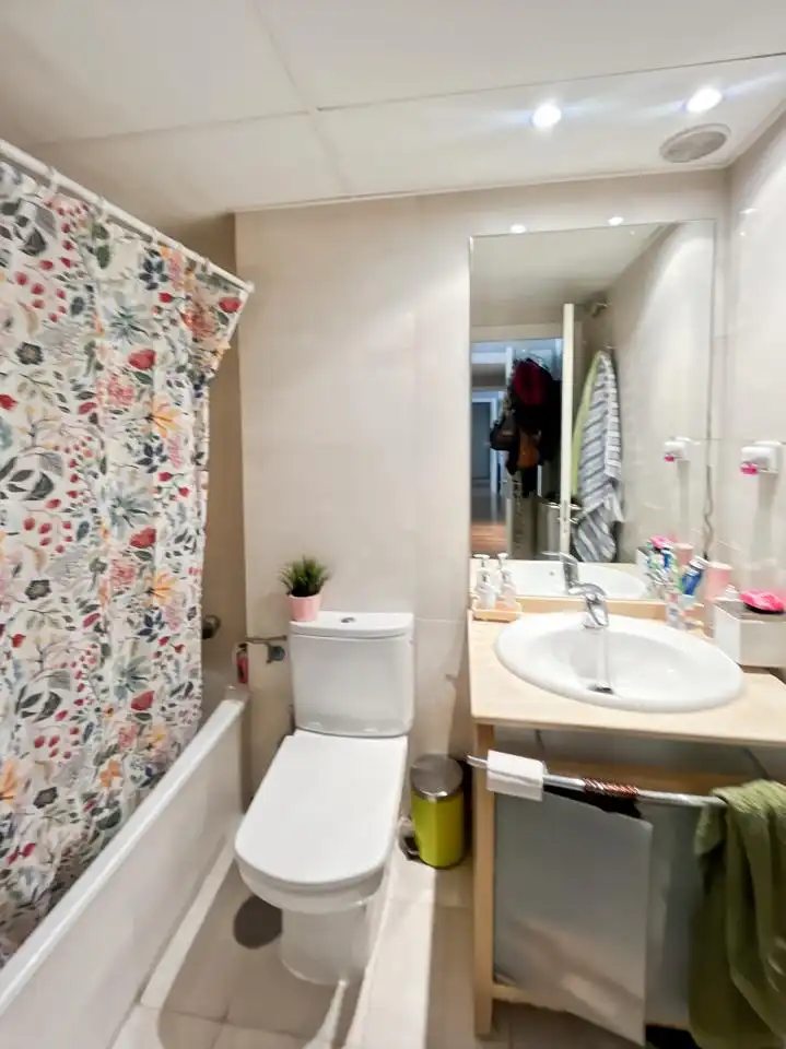 Badezimmer von Wohnung zum Verkauf in Madrid mit Klimaanlage, Heizung und Abstellraum