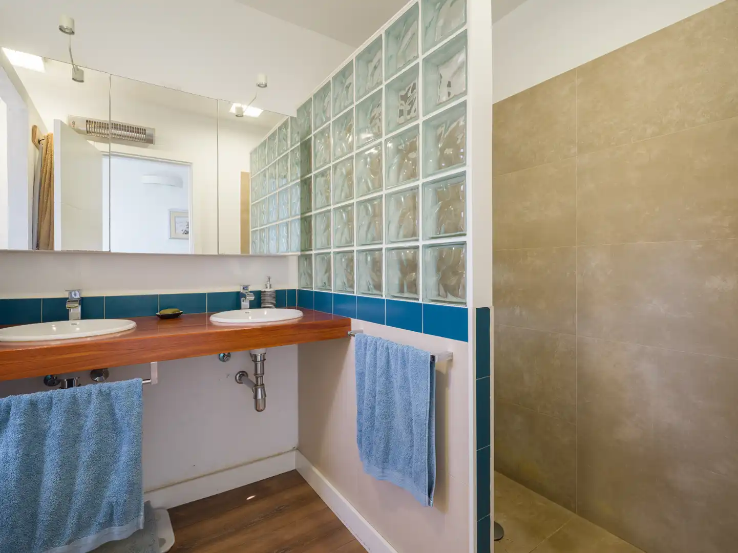 Bathroom of Houses for sale in Telde  with Heating, Private garden and Parquet flooring