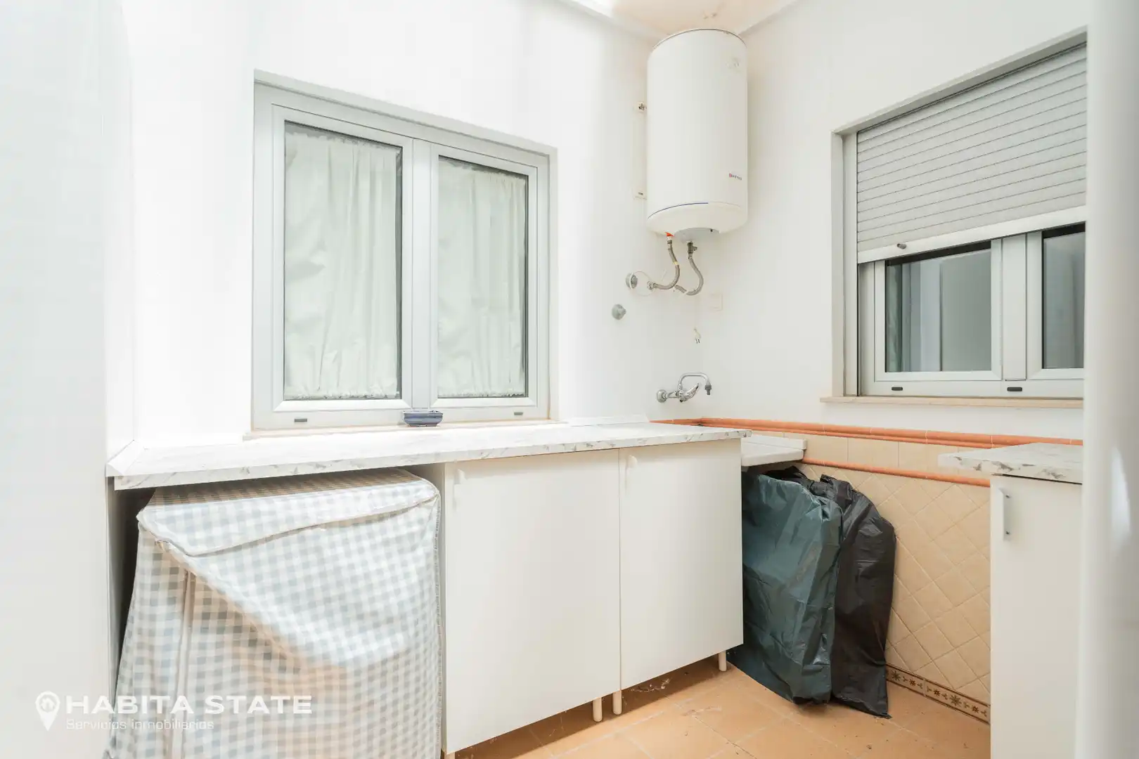 Cocina de Piso en venta en Almería con Aire acondicionado, Calefacción y Trastero