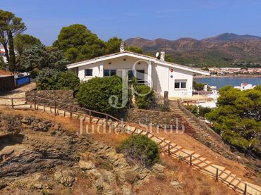 Casa con giardino in vendita a calle Garraf 11