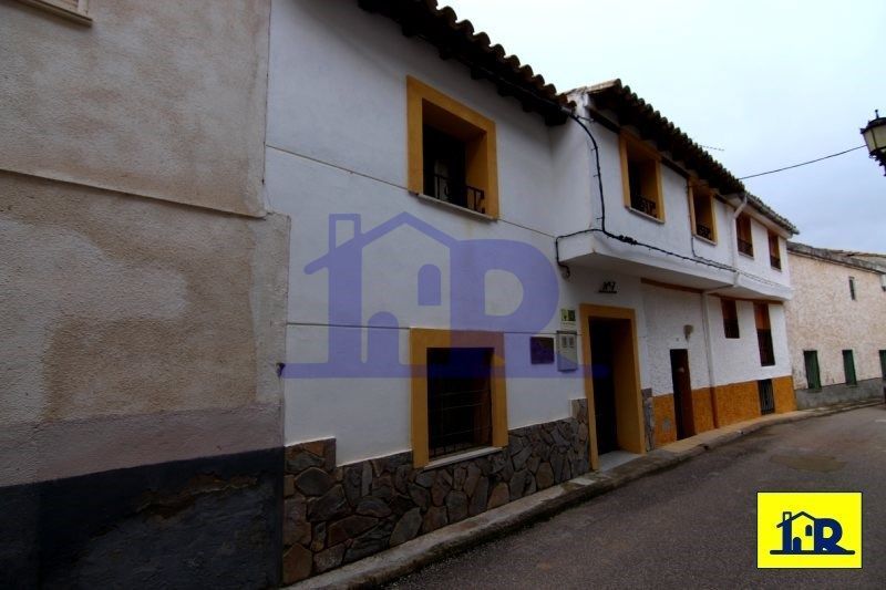 Vista exterior de Casa o xalet en venda en Buendía amb Aire condicionat, Calefacció i Terrassa