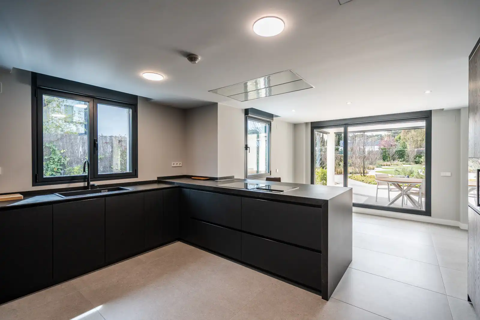 Kitchen of Houses for sale in Villanueva de la Cañada  with Air Conditioner, Heating and Private garden