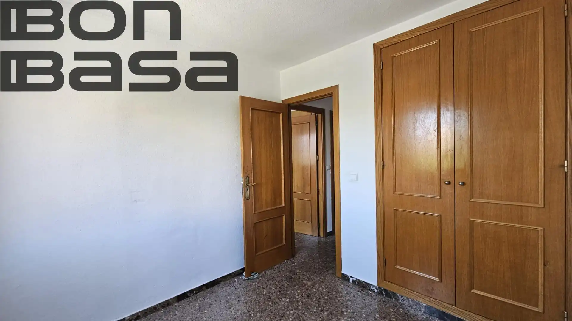 Piso en venta en Alicante / Alacant con Aire acondicionado, Jardín privado y Balcón