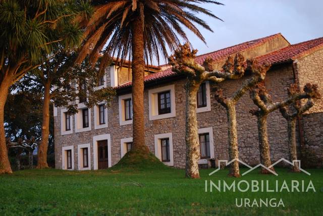 Casa-chalet en Venta en El solarón en Castanedo