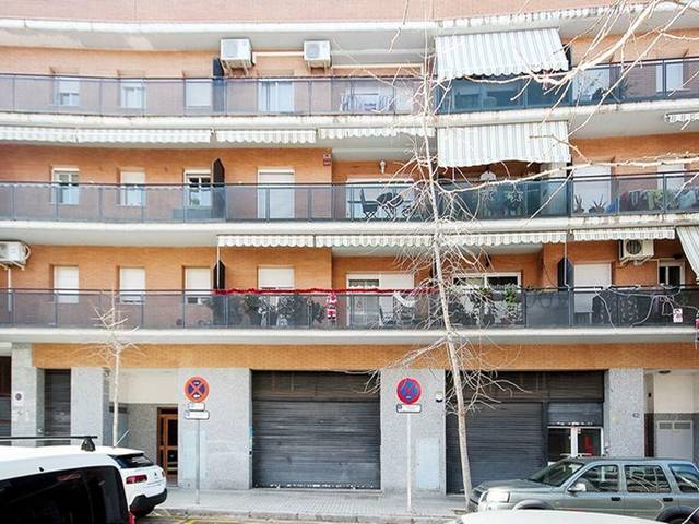 Local comercial en Venta en Dinamarca, 46-48 en La Llàntia