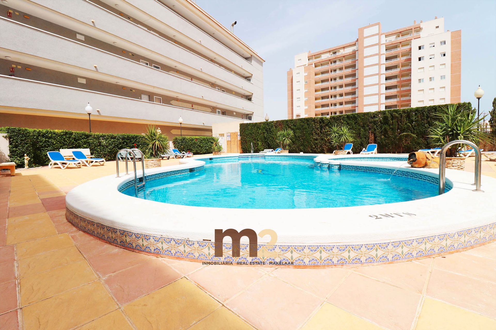 Piscina de Pis en venda en Guardamar del Segura amb Terrassa, Moblat i Forn