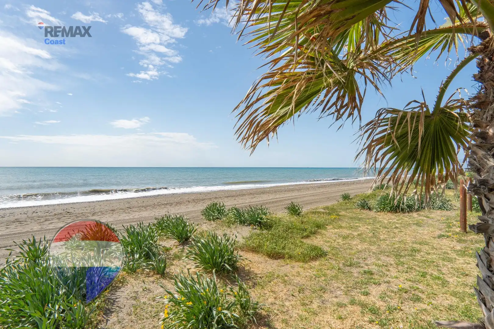 Wohnung zum Verkauf in Rincón de la Victoria mit Privatgarten, Terrasse und Gemeinschaftspool