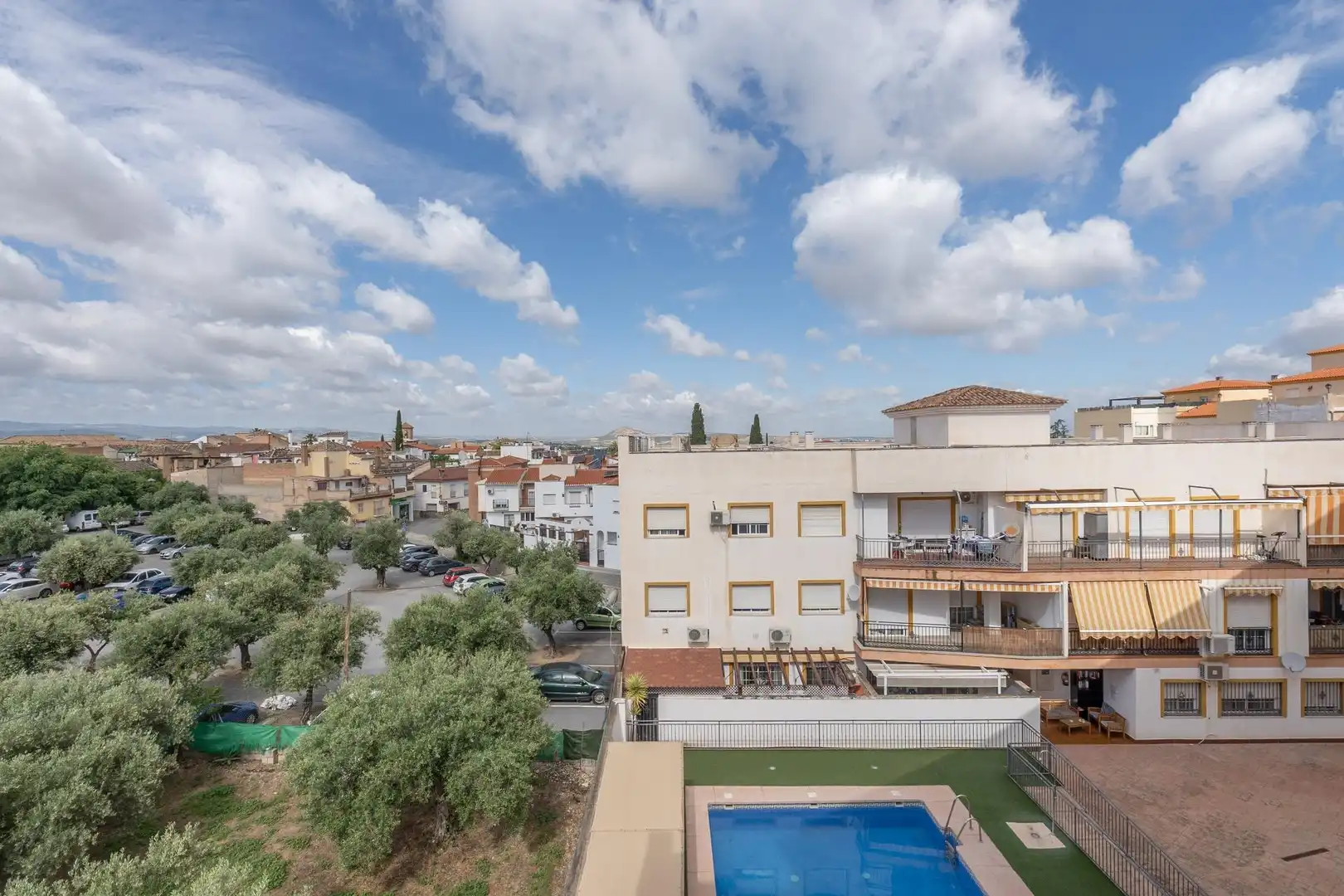 Vista exterior de Piso en venta en Gójar con Terraza, Trastero y Balcón