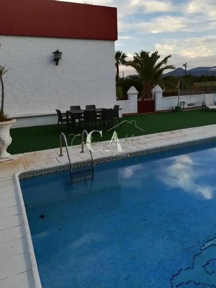 Casa amb jardí en venda a La Mina, imagen 3