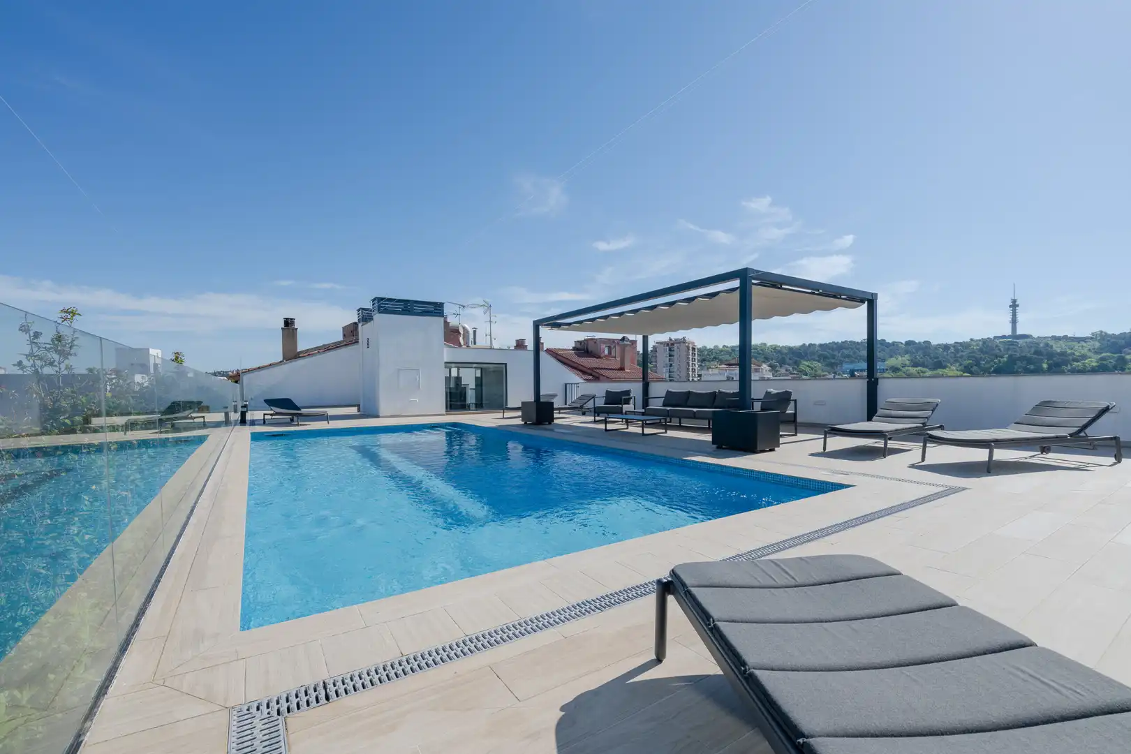 Swimming pool of Flat for sale in Girona  with Air Conditioner, Heating and Parquet flooring