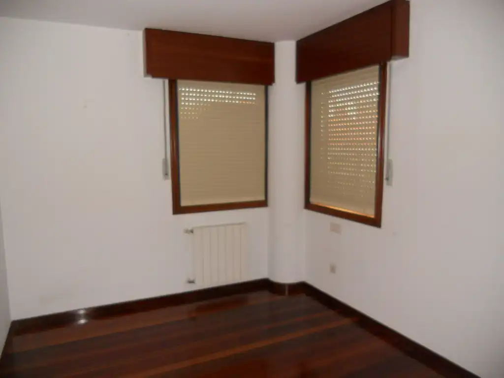 Piso de alquiler en Santiago de Compostela  con Calefacción, Trastero y Horno