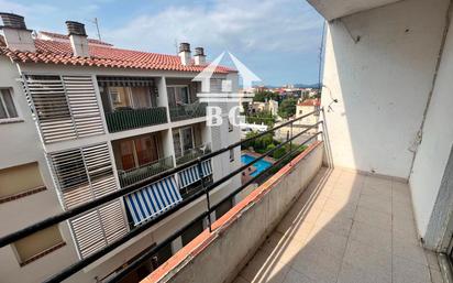 Vista exterior de Pis en venda en Figueres amb Calefacció i Terrassa