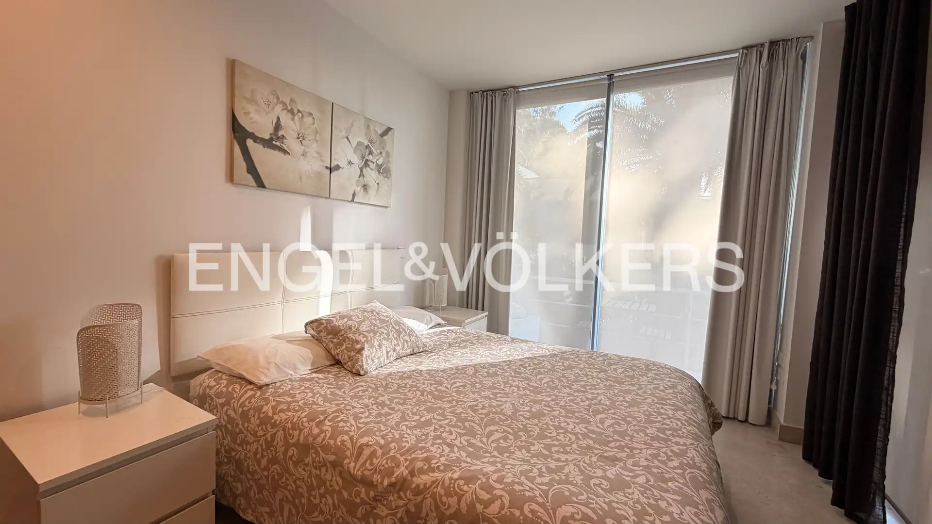 Habitación de Dúplex de alquiler en La Moraleja con Aire acondicionado, Calefacción y Jardín privado