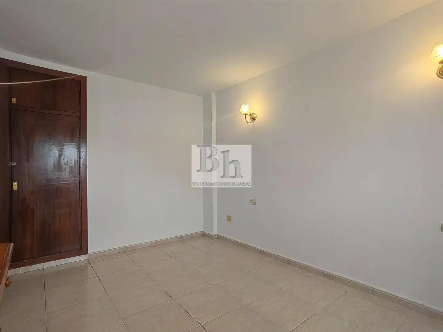Habitación de Piso en venta en Málaga con Terraza y Balcón