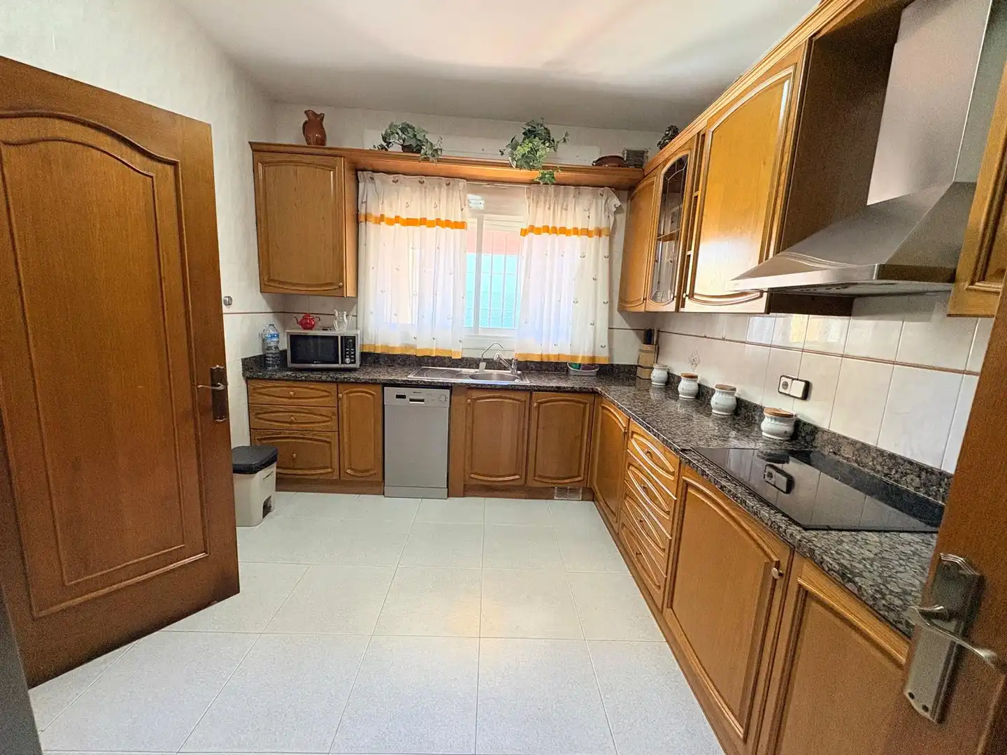 Cocina de Casa o chalet en venta en Pallejà con Aire acondicionado, Calefacción y Jardín privado