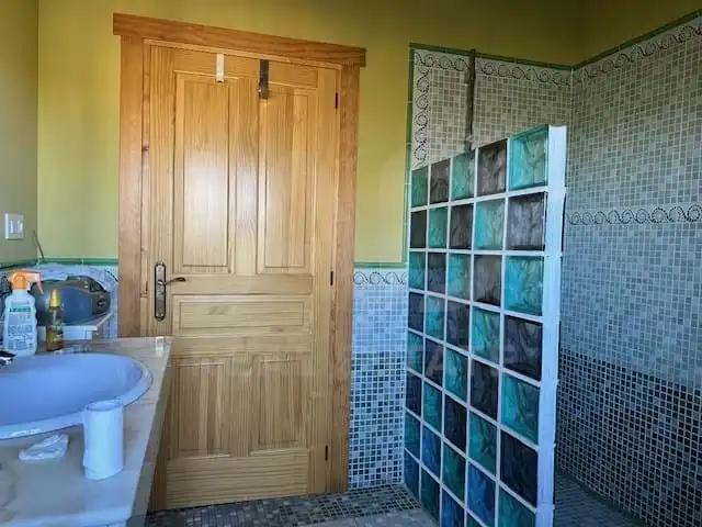 Bany de Casa o xalet en venda en Destriana amb Calefacció