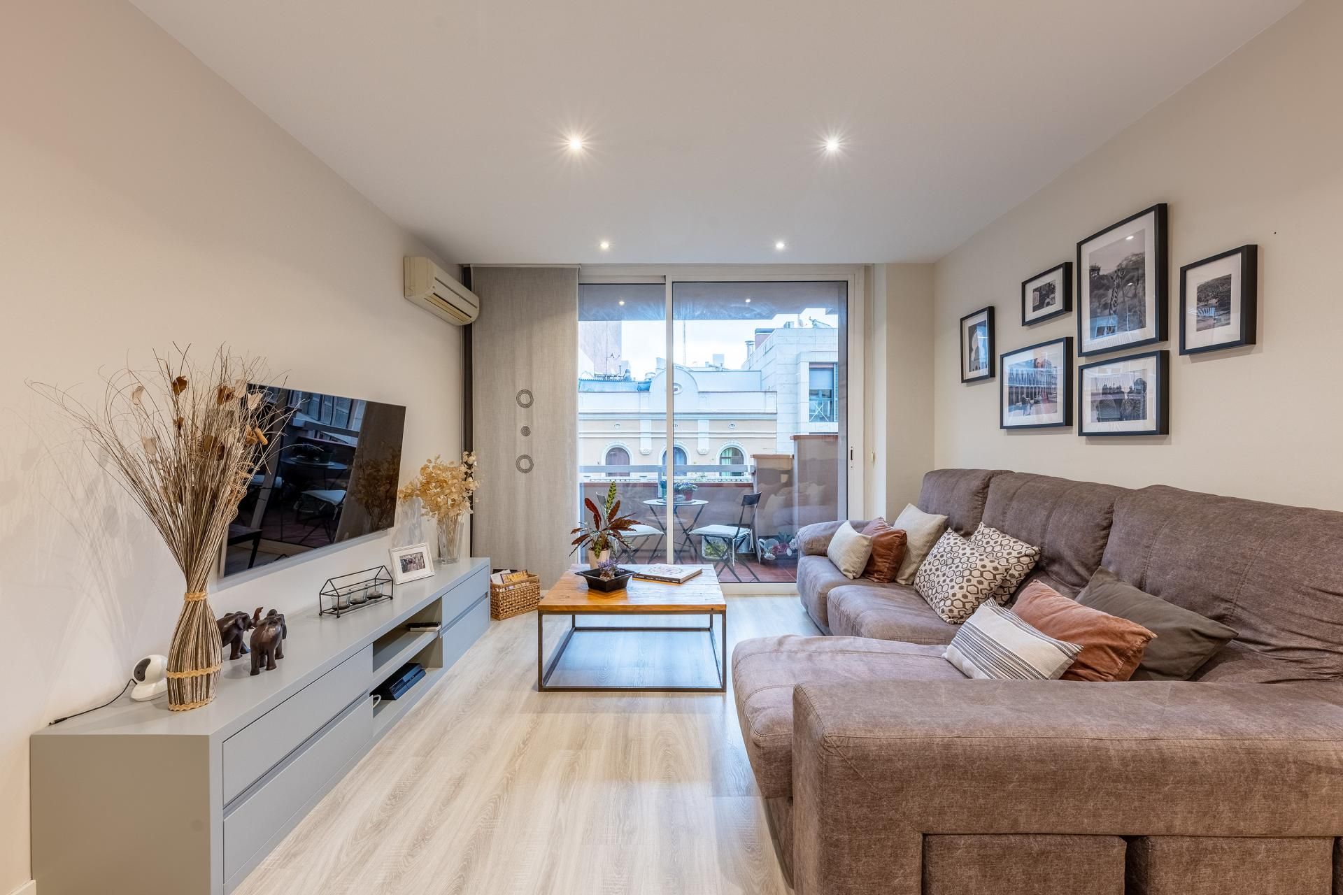 Piso en venta en Calàbria, La Nova Esquerra de l'Eixample, Eixample