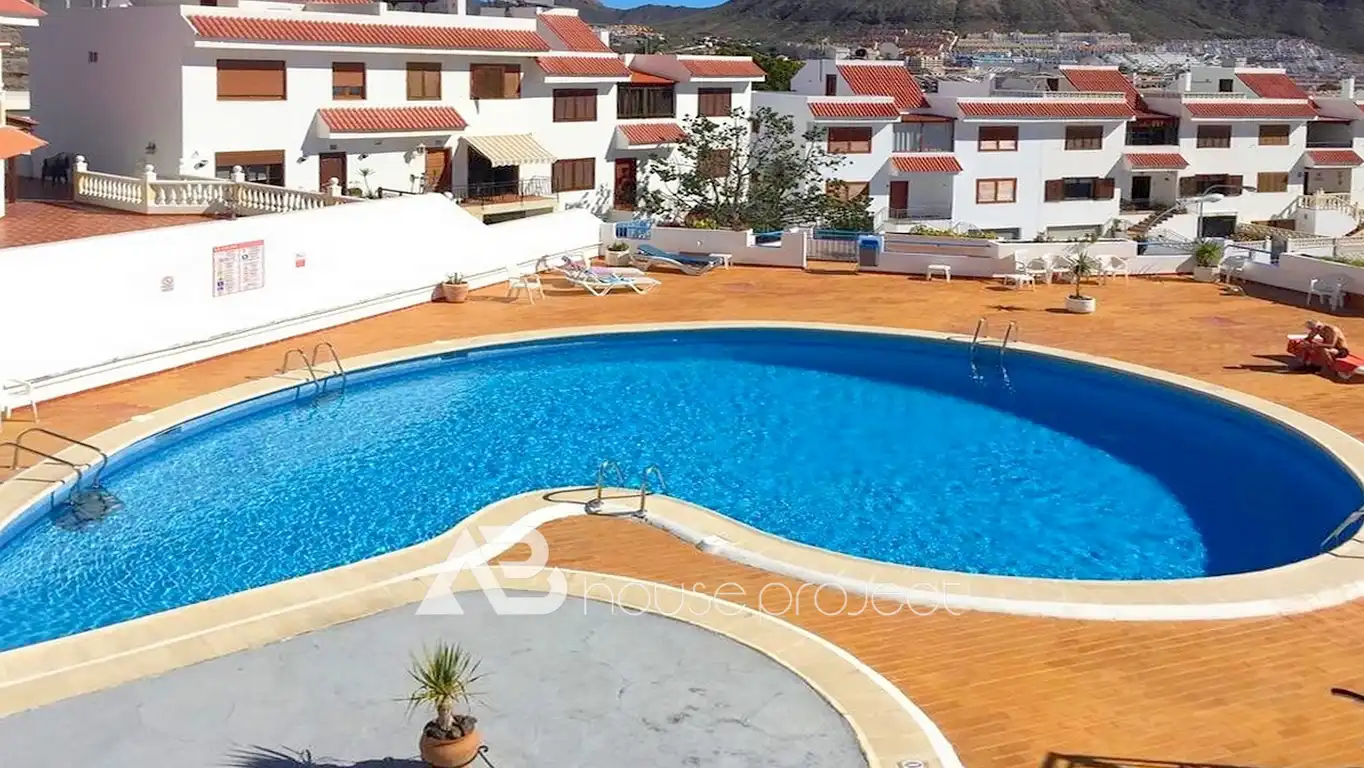 Piscina de Pis en venda en Arona amb Aire condicionat, Terrassa i Moblat