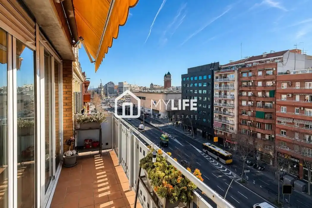 Exterior view of Attic for sale in Barcelona  with Air Conditioner, Heating and Parquet flooring