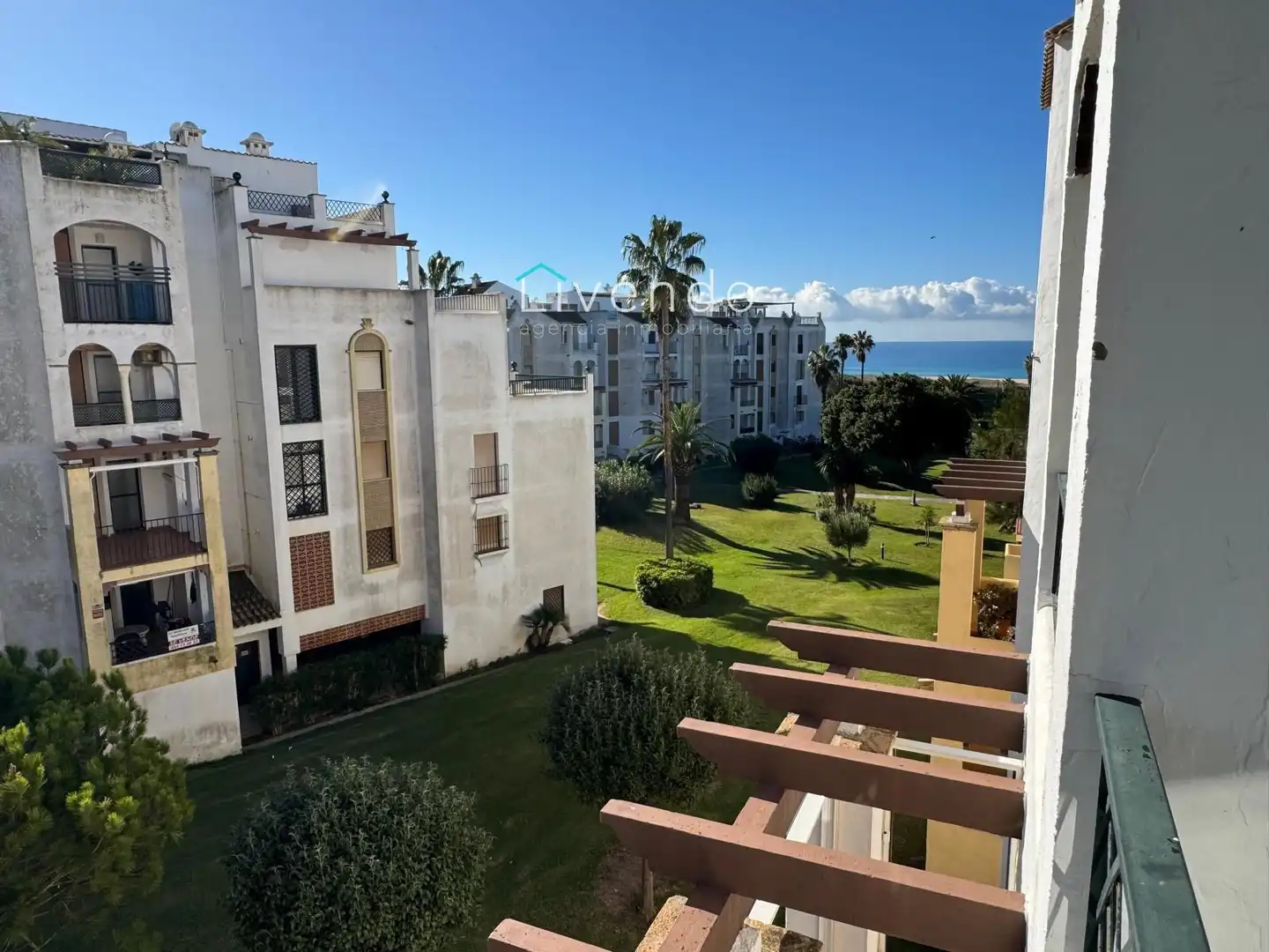 Vista exterior de Piso en venta en Zahara de los Atunes con Trastero, Piscina y Piscina comunitaria