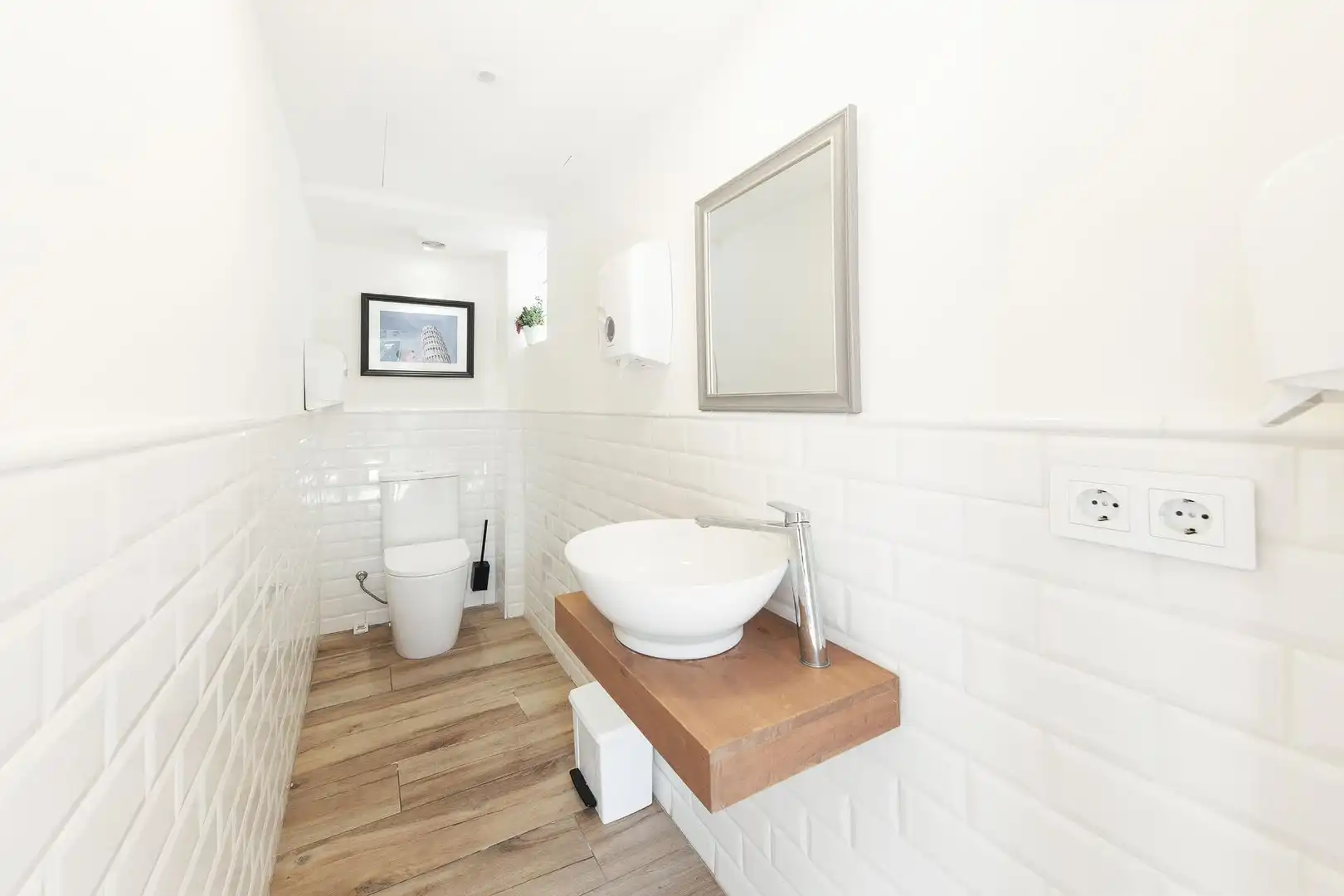 Badezimmer von Geschaftsraum zum Verkauf in  Palma de Mallorca mit Klimaanlage, Terrasse und Möbliert