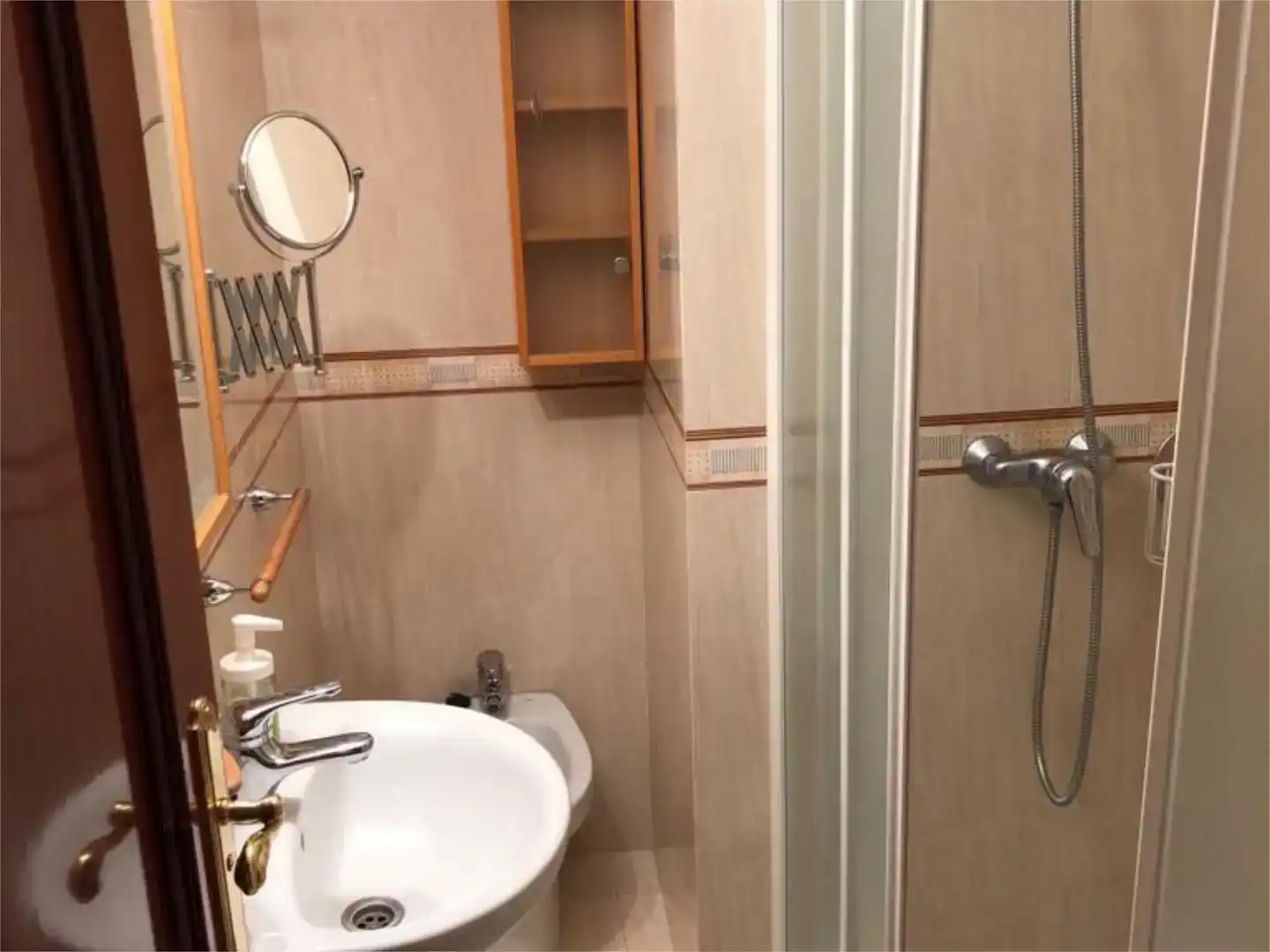 Badezimmer von Wohnung zur Miete in Valdelagrana