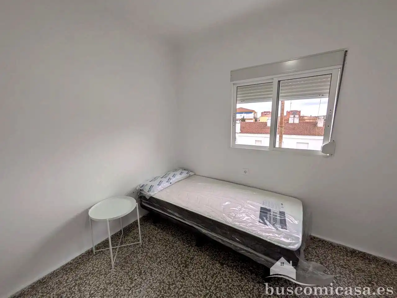 Habitación de Piso para compartir en Linares con Aire acondicionado y Amueblado