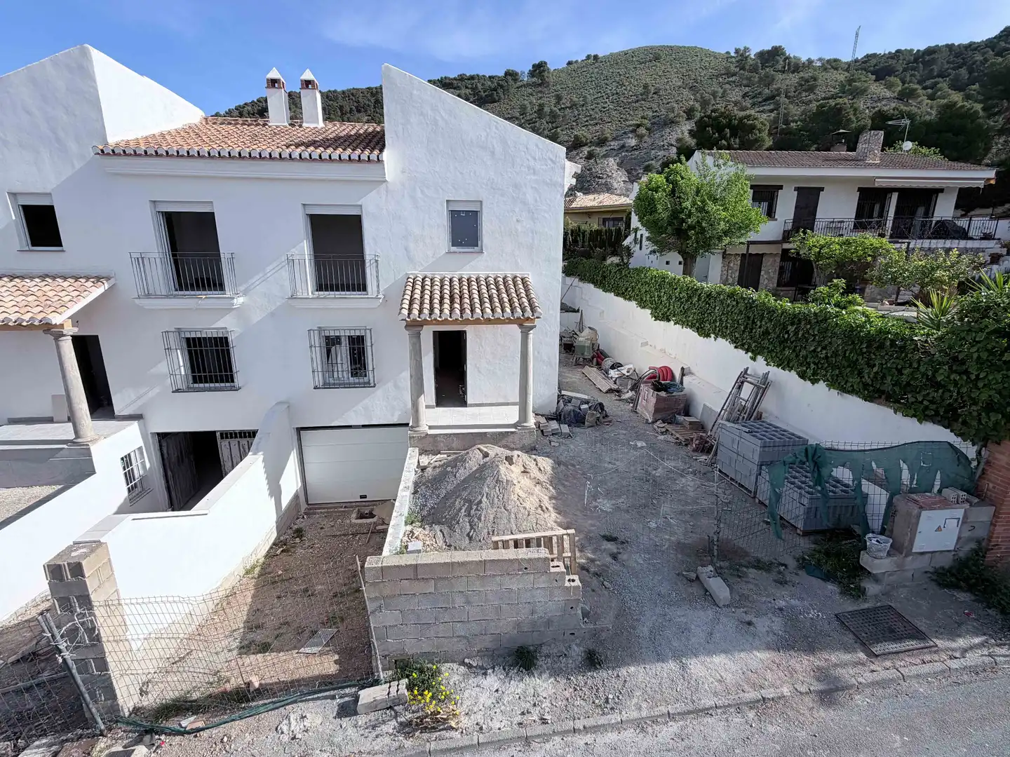 Vista exterior de Casa o xalet en venda en Padul amb Jardí privat, Piscina i Balcó