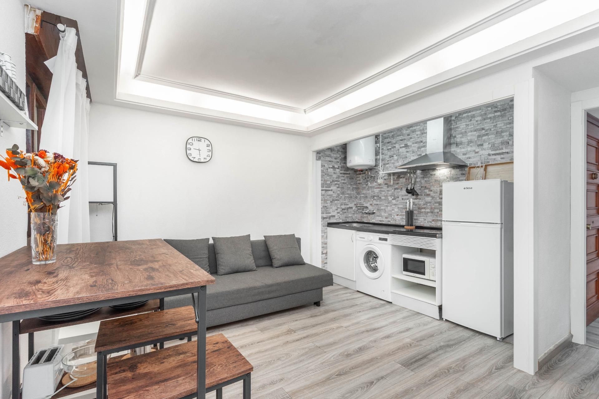 Kitchen of Apartment for sale in Oviedo 