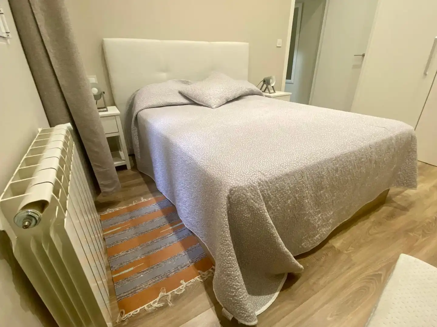 Schlafzimmer von Wohnung zur Miete in Madrid mit Heizung und Möbliert
