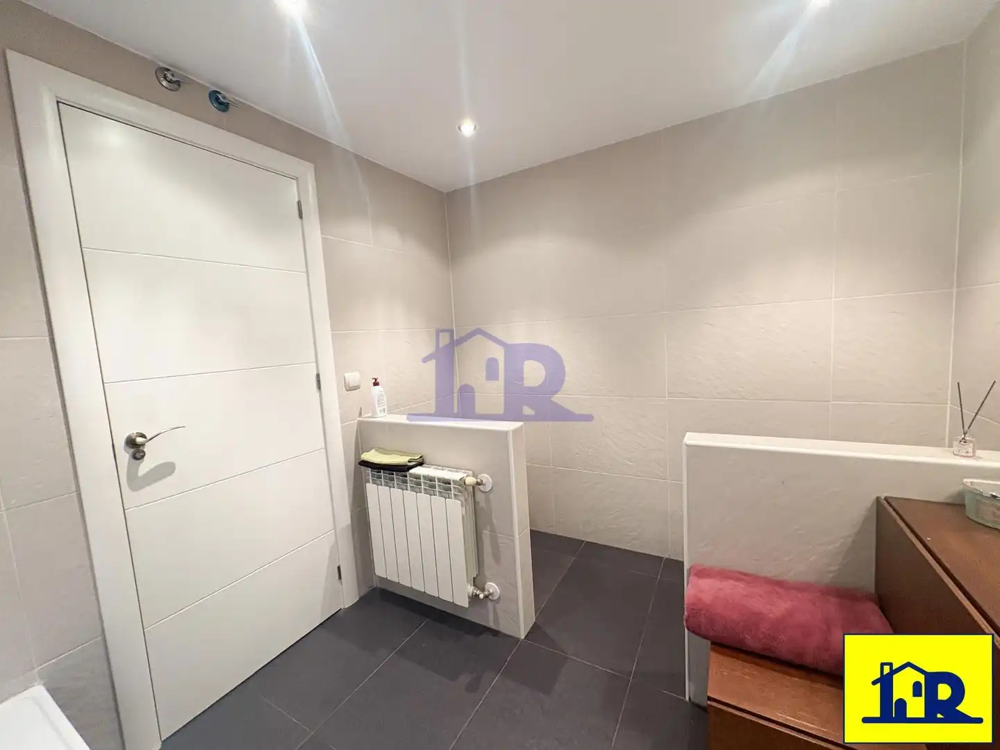 Detached homes for sale in Cuenca  with Air Conditioner, Heating and Swimming Pool
