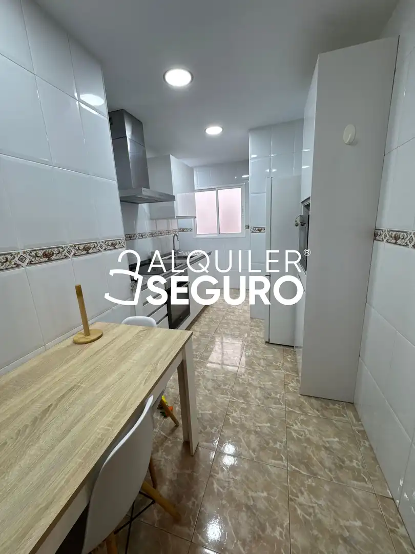 Küche von Wohnung zur Miete in Málaga mit Klimaanlage, Terrasse und Möbliert