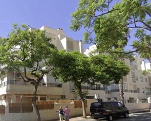 Vista exterior de Pis en venda en Benalmádena amb Jardí privat, Terrassa i Balcó