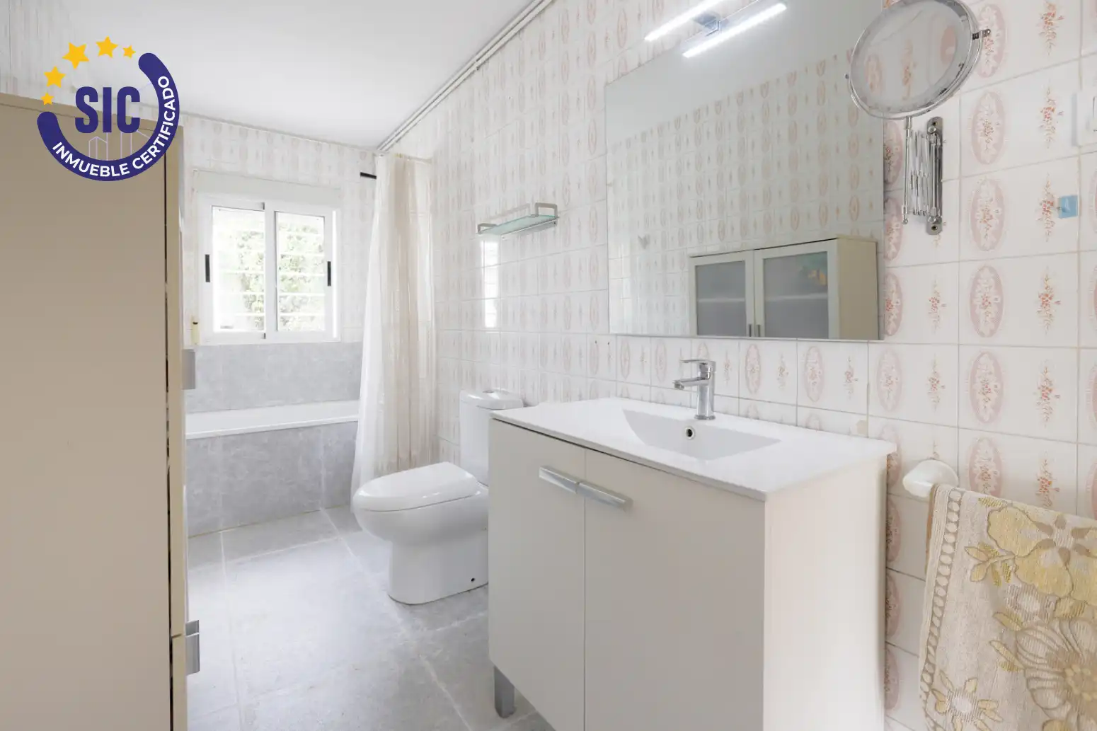 Bathroom of Houses for sale in Bétera  with Private garden, Terrace and Storage room