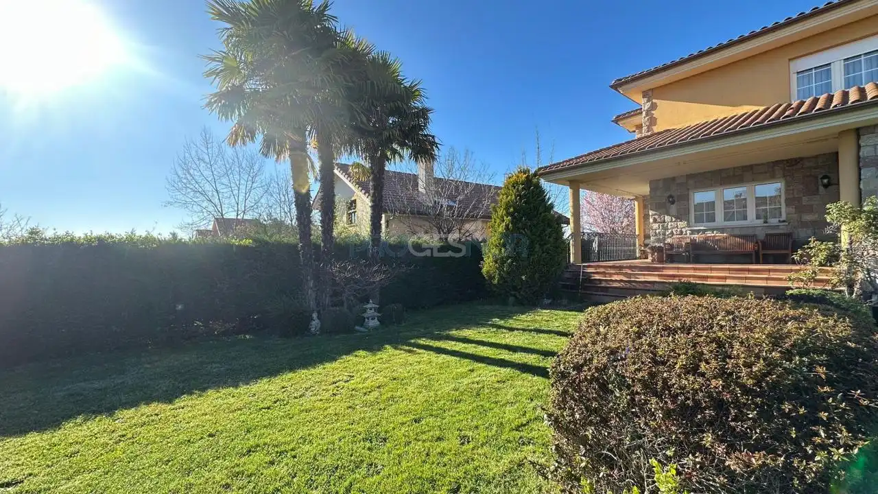 Jardín de Casa o chalet en venta en Sariegos con Calefacción, Jardín privado y Terraza