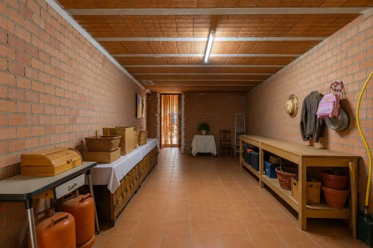 Casa adosada en venda en Valdepeñas amb Calefacció, Terrassa i Traster