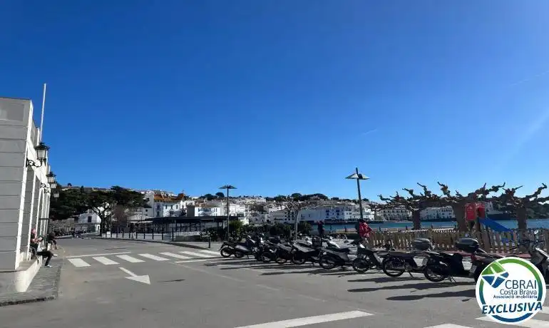 Vista exterior de Pis en venda en Cadaqués amb Moblat, Forn i Microones