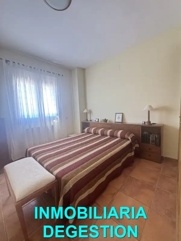 Casa adosada en venta en Linarejos