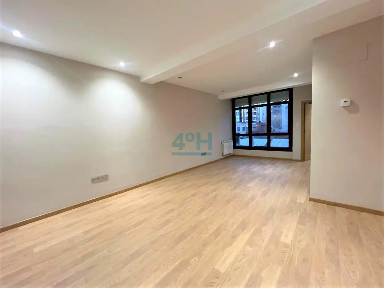 Piso en venta en Ourense Capital  con Calefacción