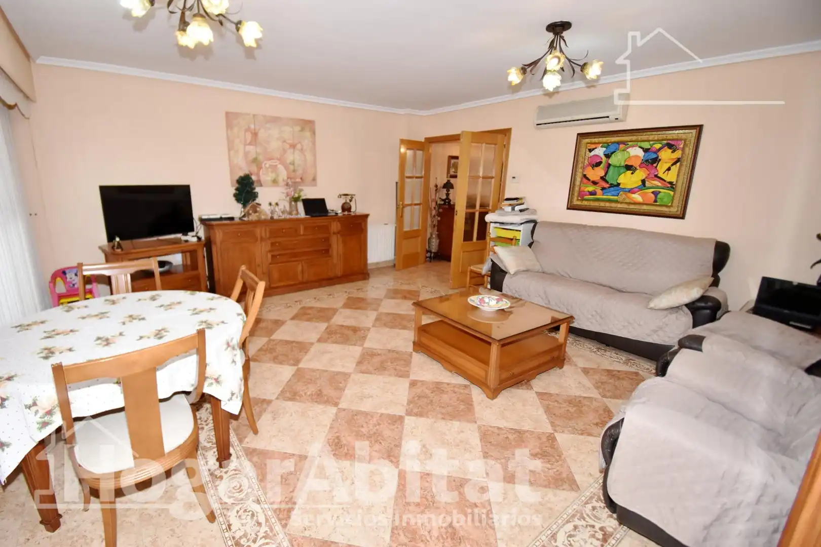 Sala d'estar de Casa adosada en venda en Vila-real amb Aire condicionat, Calefacció i Terrassa