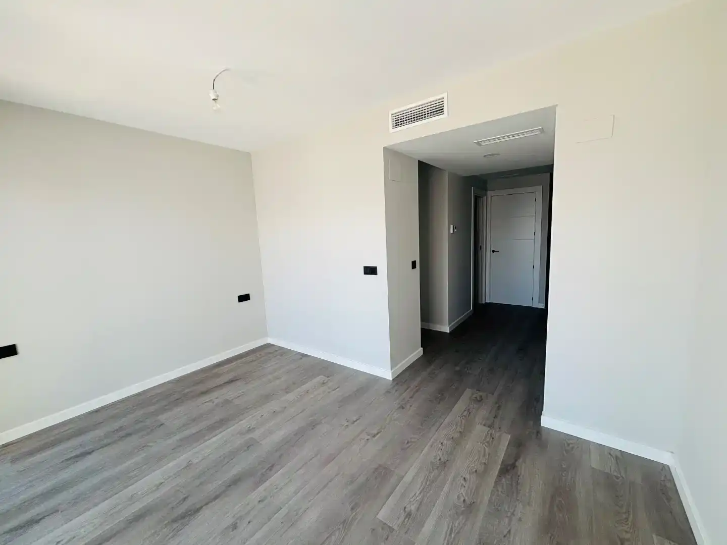 Schlafzimmer von Wohnung zur Miete in  Granada Capital mit Schwimmbad und Balkon